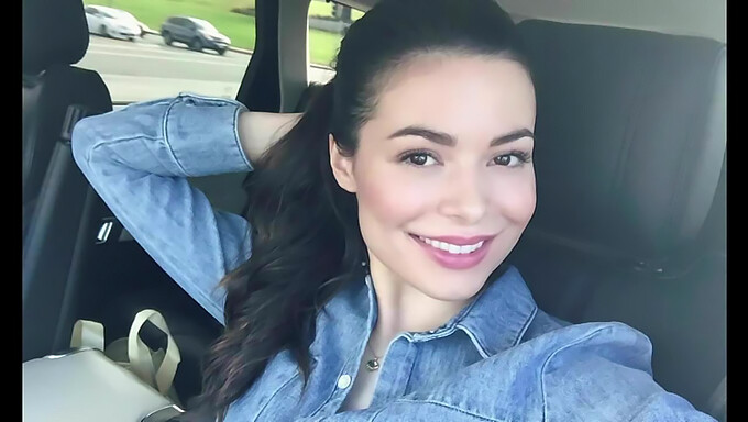 Beroemdheden op Instagram: Miranda Cosgrove's uitdagende foto's leiden tot solo-speeltijd