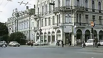 Instrucción De Masturbación Vintage Con Quesos Y Farones