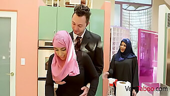 Ella Knox, eine hijab-tragende Tochter, gibt sich mit ihrem Vater dem oralen Vergnügen hin