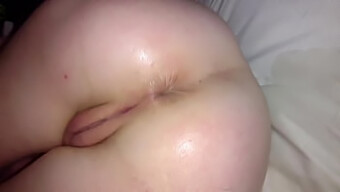 Karvainen MILF vaimo ruiskuttaa ensimmäistä kertaa tässä amatööri video