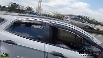 Angel Takemura Gives A Blowjob In A Moving Car On Marginal Pinheiros - Rabuda And Bunduda