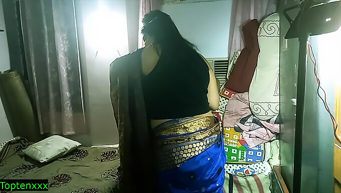 ભારતીય ડિલિવરી બોય બસ્ટી MILF ને BDSM પ્લે સાથે આશ્ચર્ય આપે છે