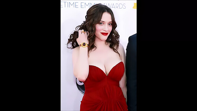 La sessione da sola di Kat Dennings per il tuo piacere