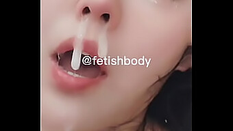 Video sensual model amatur Cina dengan cinta ibu dan elemen BDSM yang membangkitkan nafsu!