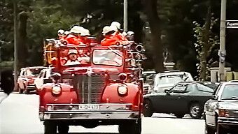 Vintage 1980-Talls Hybelmøte Med En Kåt Student