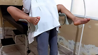 Doctor Discovers Patient'S Large Vagina During Routine Examination (Latina, European, American)