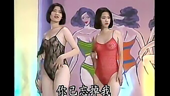 Exclusieve lingerie display door een Taiwanees meisje