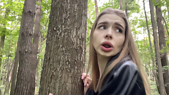 Adolescente Europea Disfruta Del Sexo En El Bosque Con Californiababe